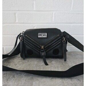 Diesel Le-Zipper Leather Crossbody Bag Black Color